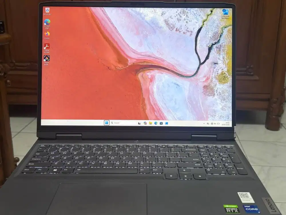 Dijual Laptop Lenovo LOQ Gaming Series tampak seperti Baru