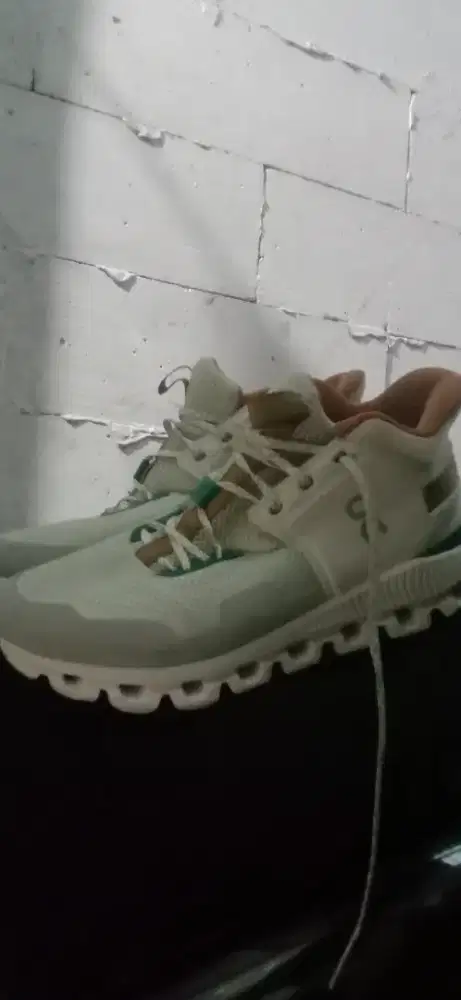 Sepatu oc on cloud