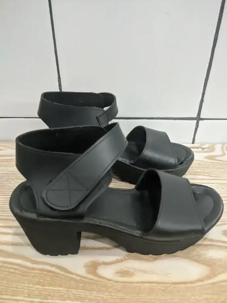Sepatu Wanita UK 37 No Brand