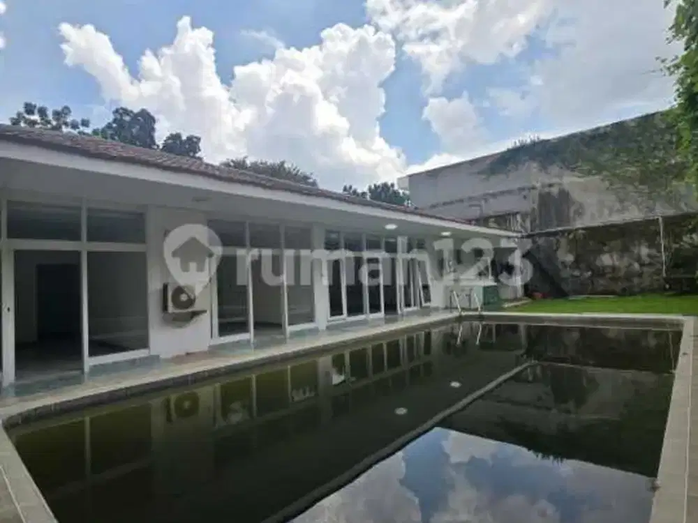 Rumah, 1 Lantai, di Kemang Dalam
