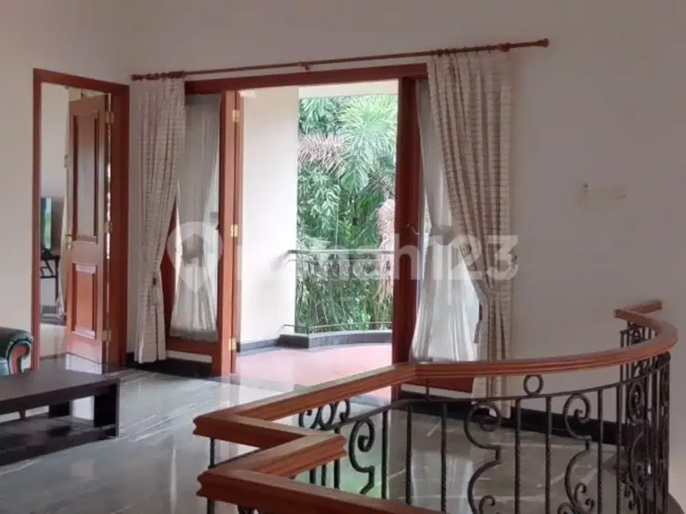 Dekat Akses Tol, Rumah, 2 Lantai, Dekat Sekolah Internasional, di Cilandak