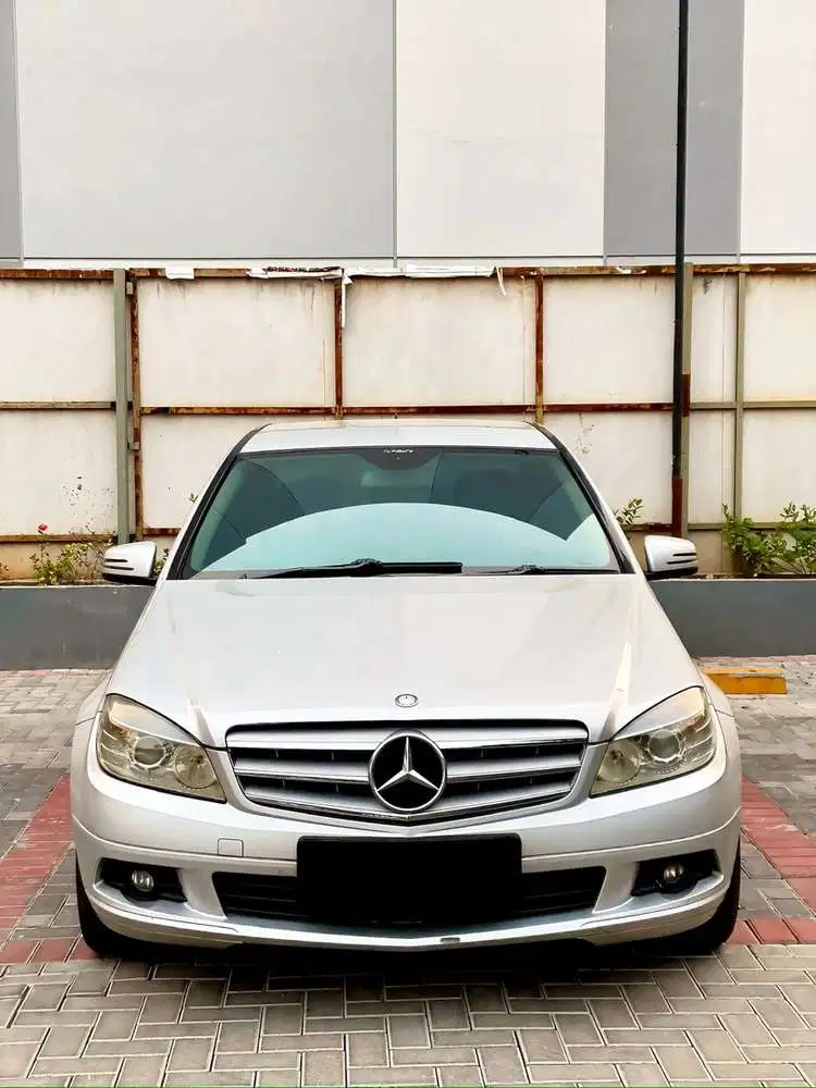 Mercedes Benz C200 2011