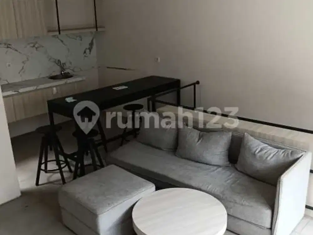 Siap Huni, Rumah, 3,5 Lantai, Full Furnished, di Tabebuya
