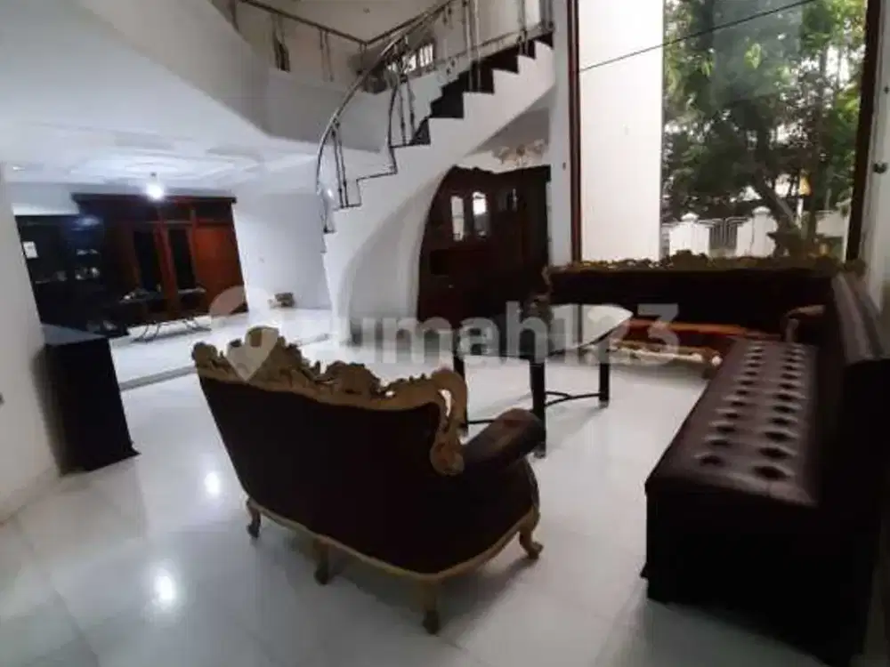 Rumah, 2 Lantai, SHM, di Pondok Indah