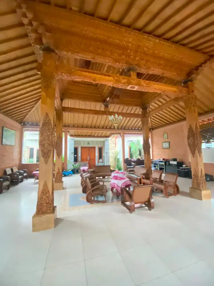 Rumah Joglo Lawasan barat Kampus UII dekat Kopi Rolas