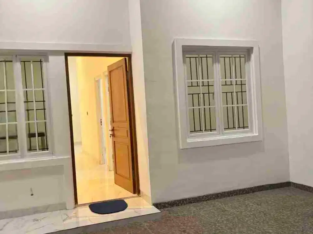disewakan rumah  sunter  baru  2 lantai hanya 63juta/th
