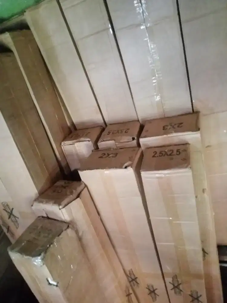 Tenda jualan sistem lipat