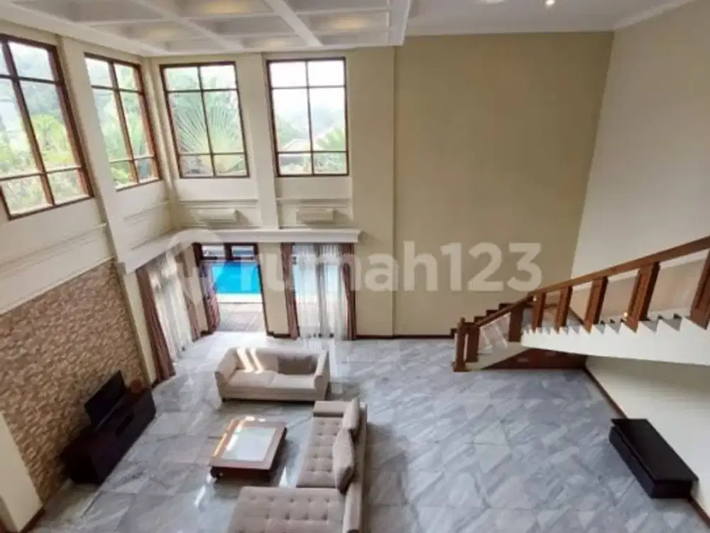 Rumah, 2 Lantai, SHM, Akses Mudah ke Tb Simatupang, di Ampera
