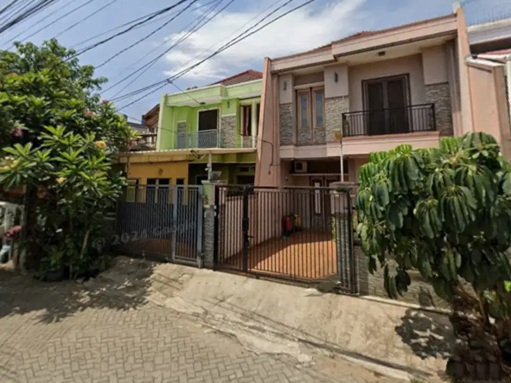 Di jual rumah tinggal Strategis 2 lantai diKomplek Larangan Indah, Ciledug. Tangerang