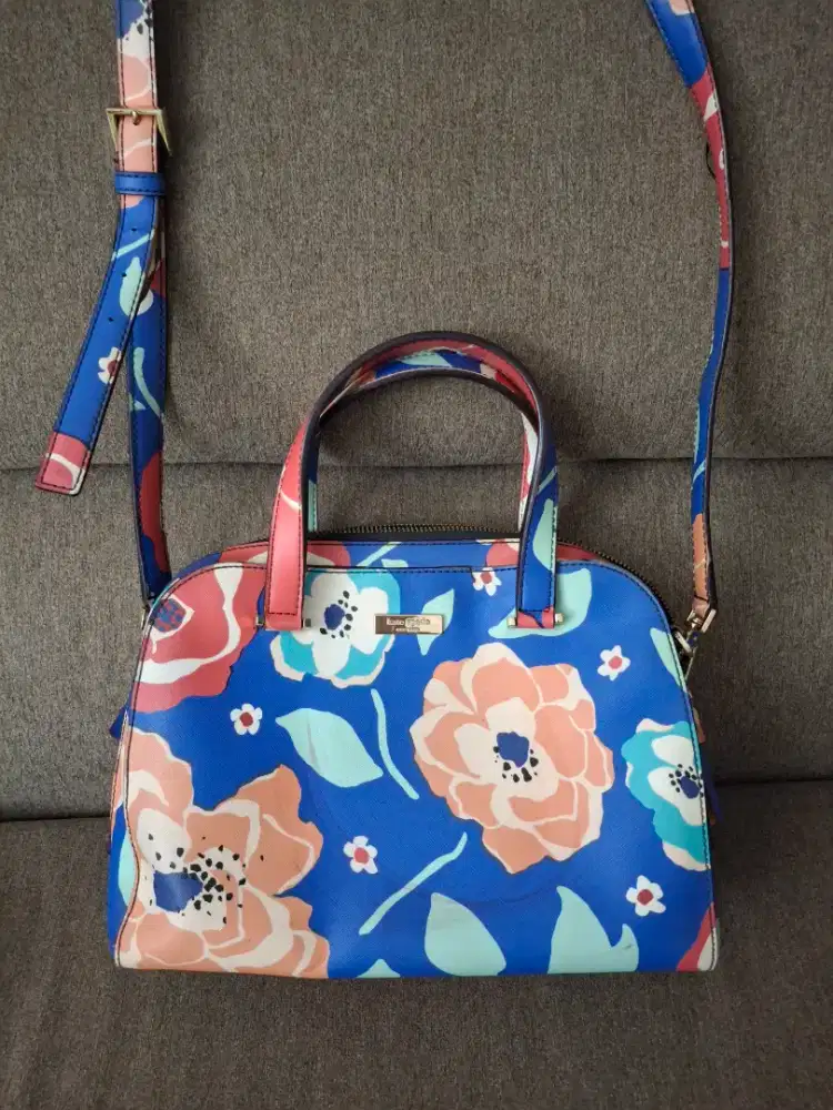 Kate spade flower slingbag