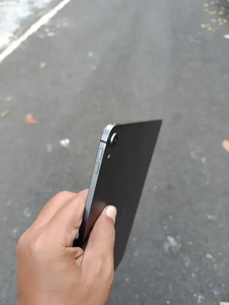 Apple iPad Pro 12.9 inch lengkap cellular