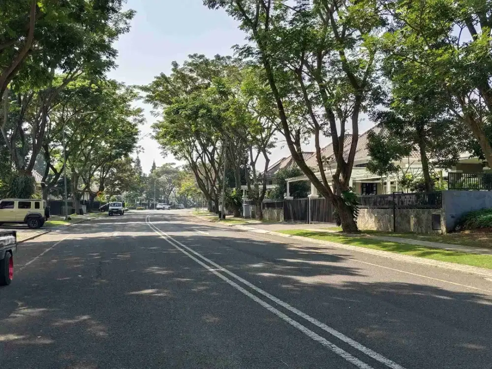 rumah klasik modern main road  kota baru parahyangan