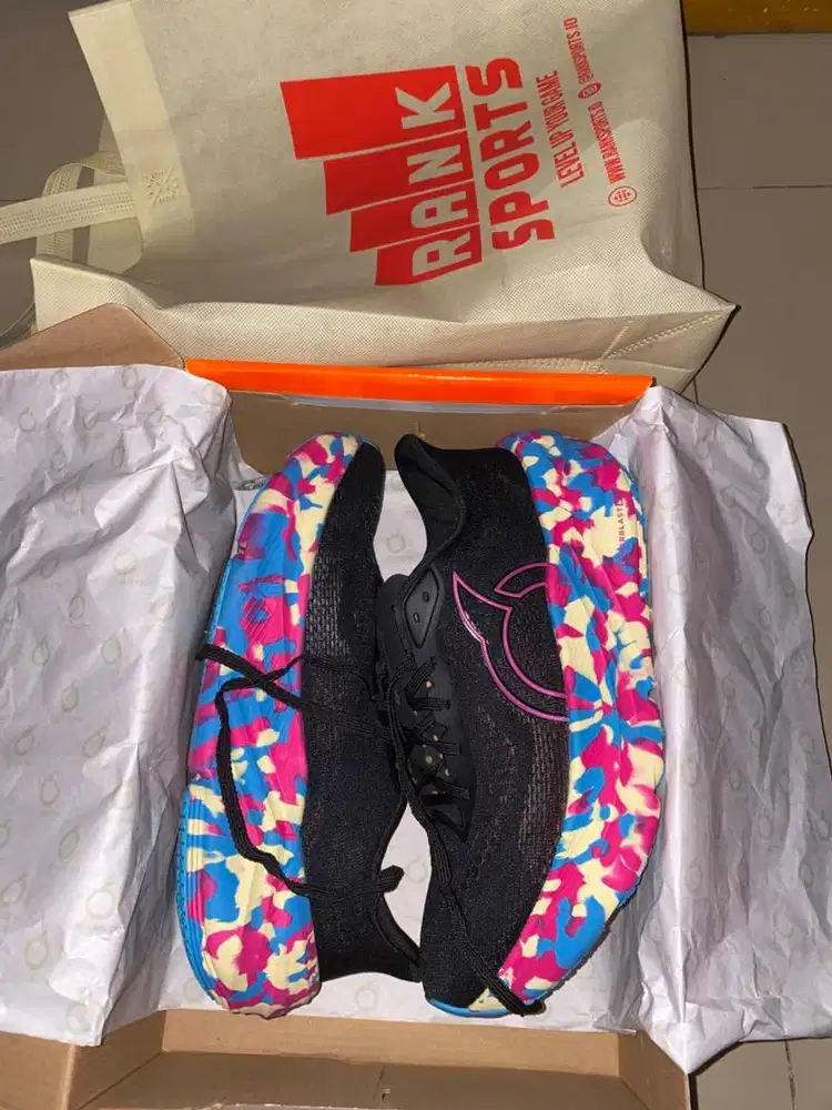 Jual sepatu ortus eight hyperblast 2.1 harga : 650 nego tipis