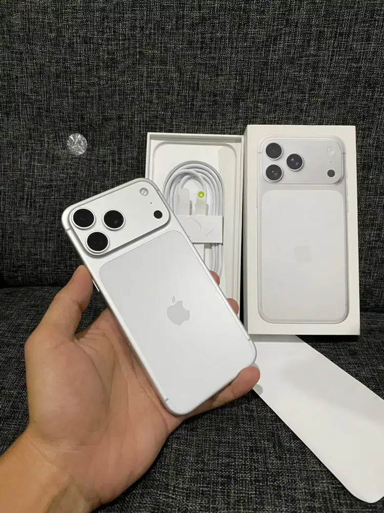 Iphone 17 pro max 1TB silver iBox bh 100 garansi 2027 bisa tkr tambah