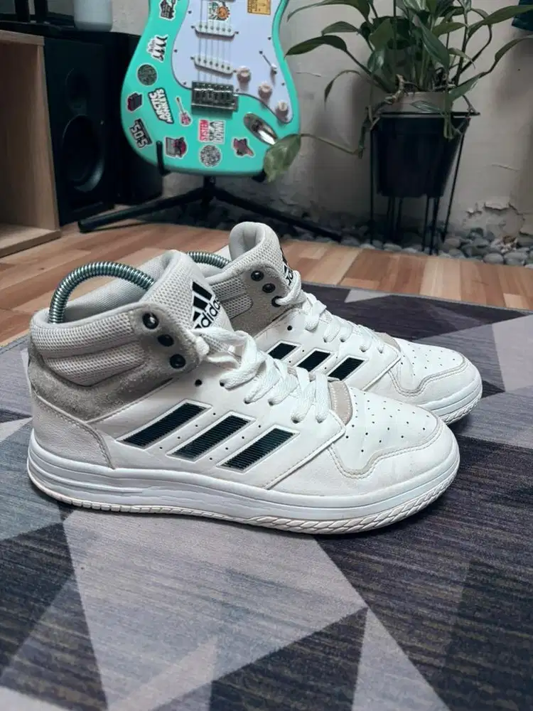 Sepatu Adidas high