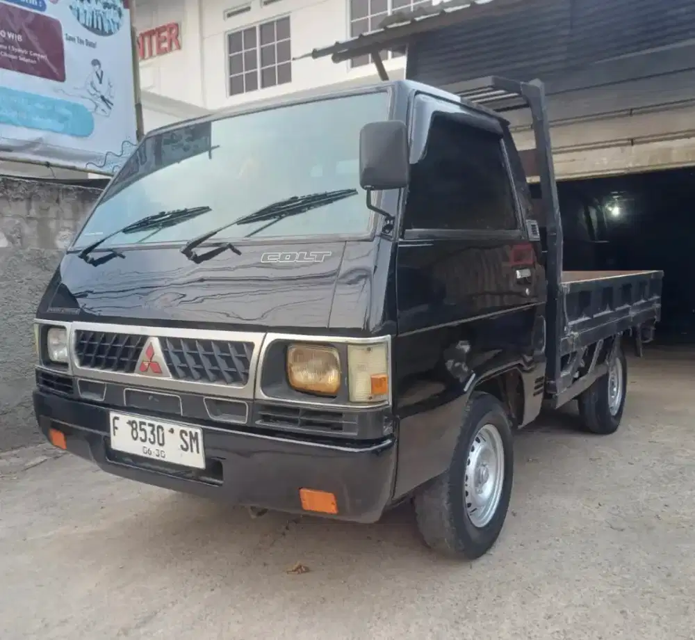Orian L300 PU 2.5 Tahun 2008 Solar