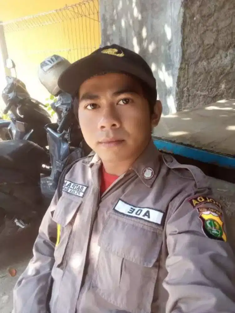 SECURITY/SATPAM/JURU PARKIR
