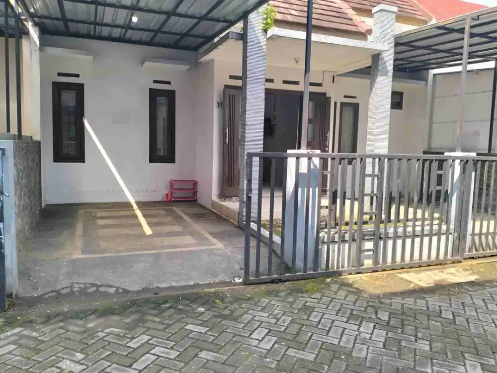 RUMAH JALAN BUNGA BUNGA DEKAT SUHAT SIAP HUNI