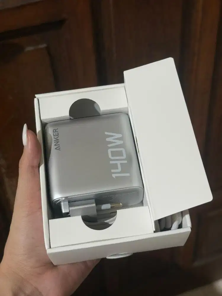 CHARGER ANKER 140w AI fast charging with display