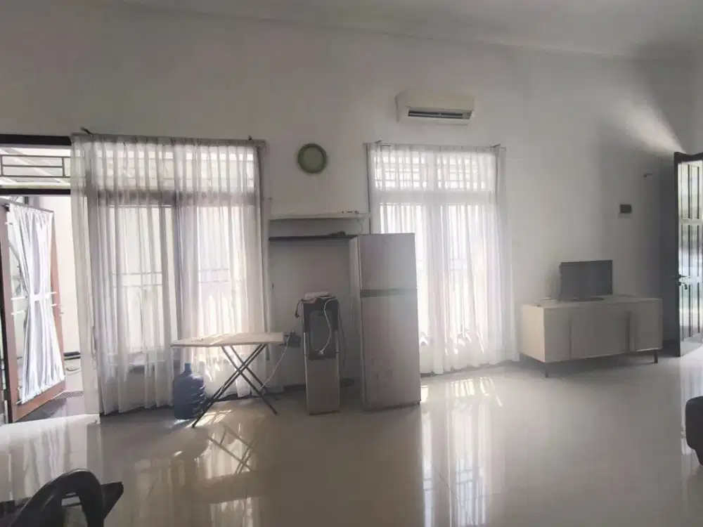 Rumah cantik minimalis siap pakai di Graha Estetika Tembalang semarang 11649