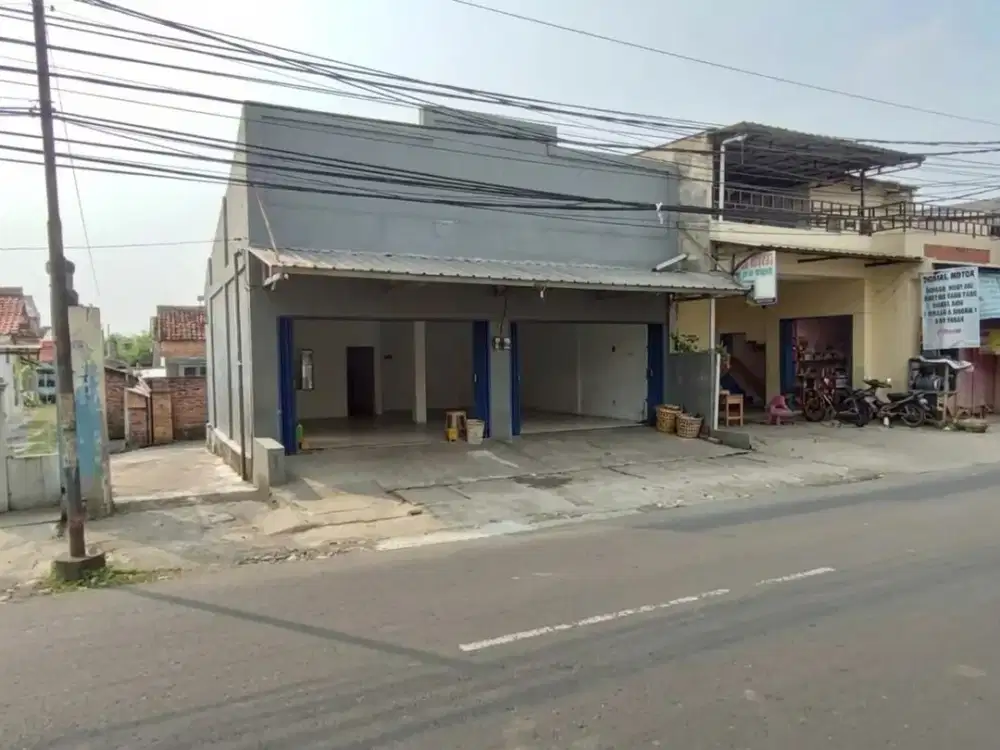 Ruko Ramai !!! Strategis untuk usaha di Ciracas Jakarta Timur