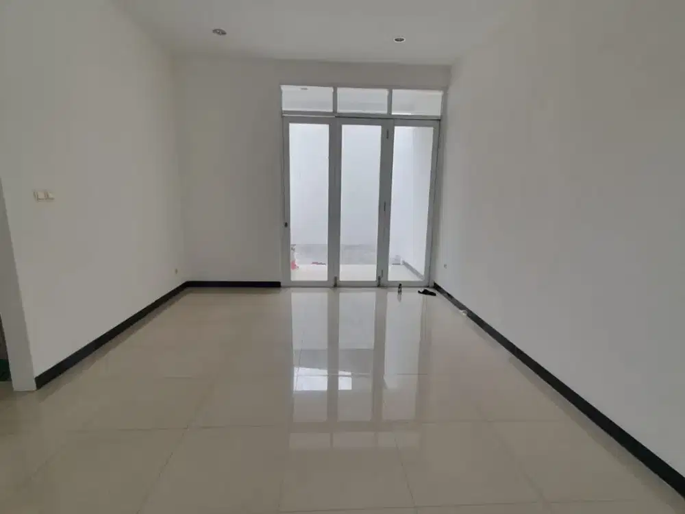 Rumah Siap Huni Blok Favorite di Taman Kopo Indah 3