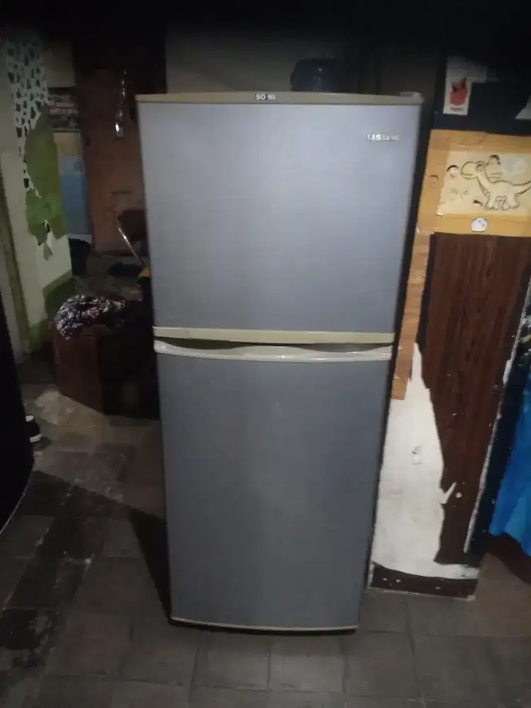Jual kulkas Samsung 2 pintu no frost tanpa bunga es mesin ori diantar