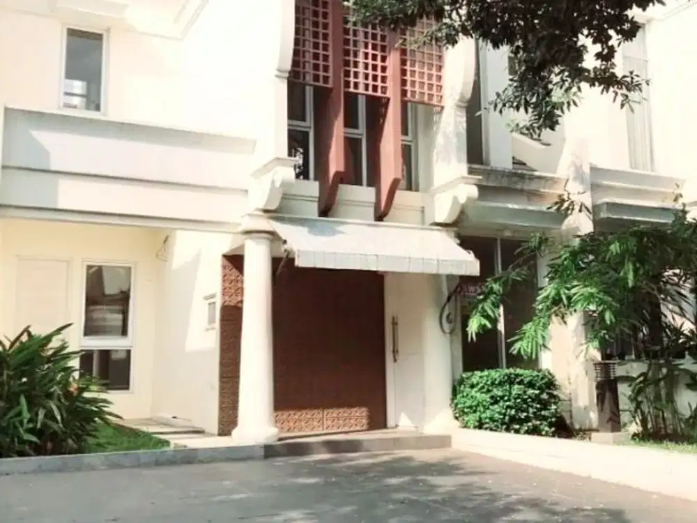 Rumah BSD Sheffield Greenwich Park hadap Selatan