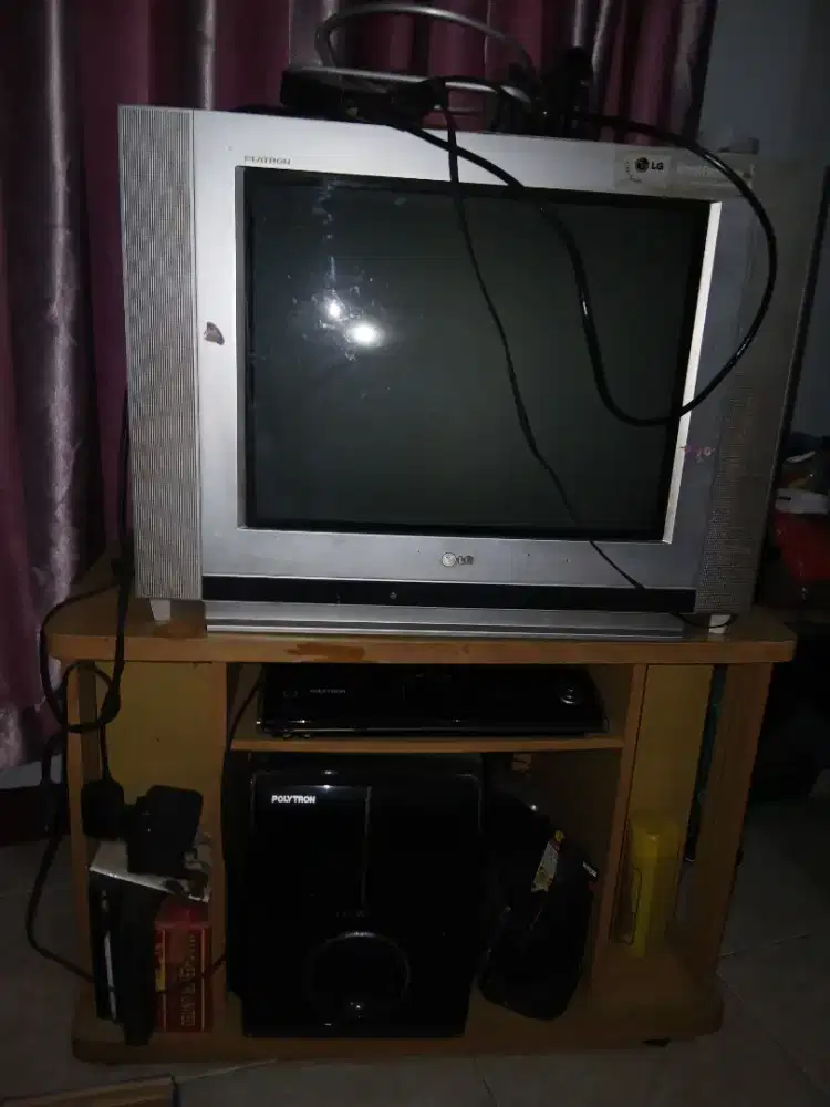 Tv LG tabung 21in + meja tv +stb