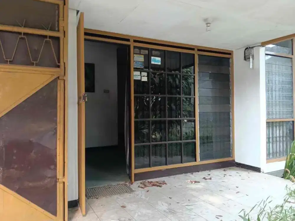 Dijual rumah sumbersari

Lt.180
Lb +- 150
Kt 3
Km 2
List 5.500
PDAM
garasi 1
carport 1
SHM

Jual 2M nego

YS-LN