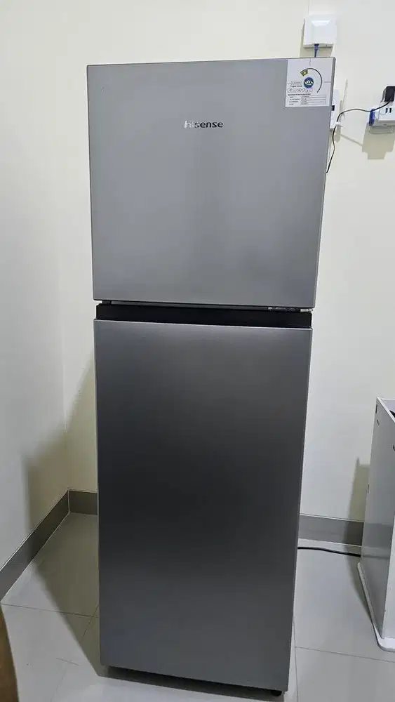 Kulkas 2 pintu bekas rasa baru
