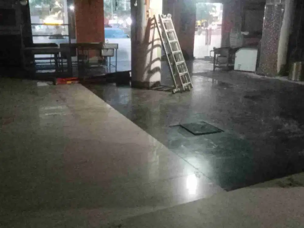 Disewakan Ruko Gandeng 3 exs restaurant Di Kelapa Gading
