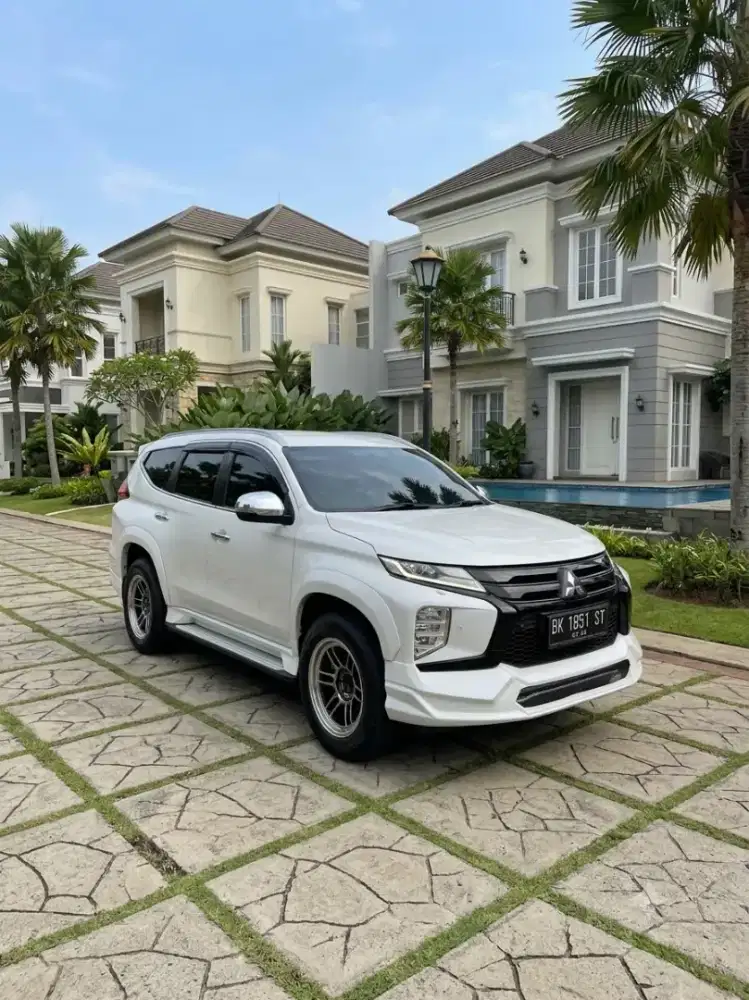 Pajero Sport Dakar 4x2 diesel AT 2021