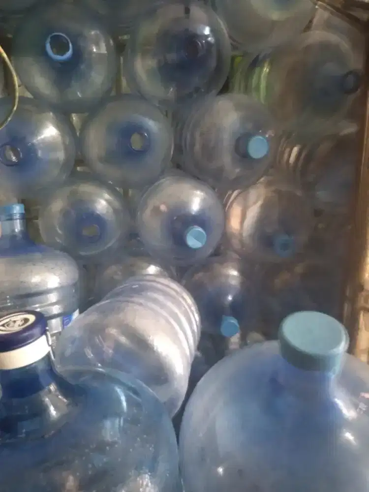 Di jual galon kosong merek aqua