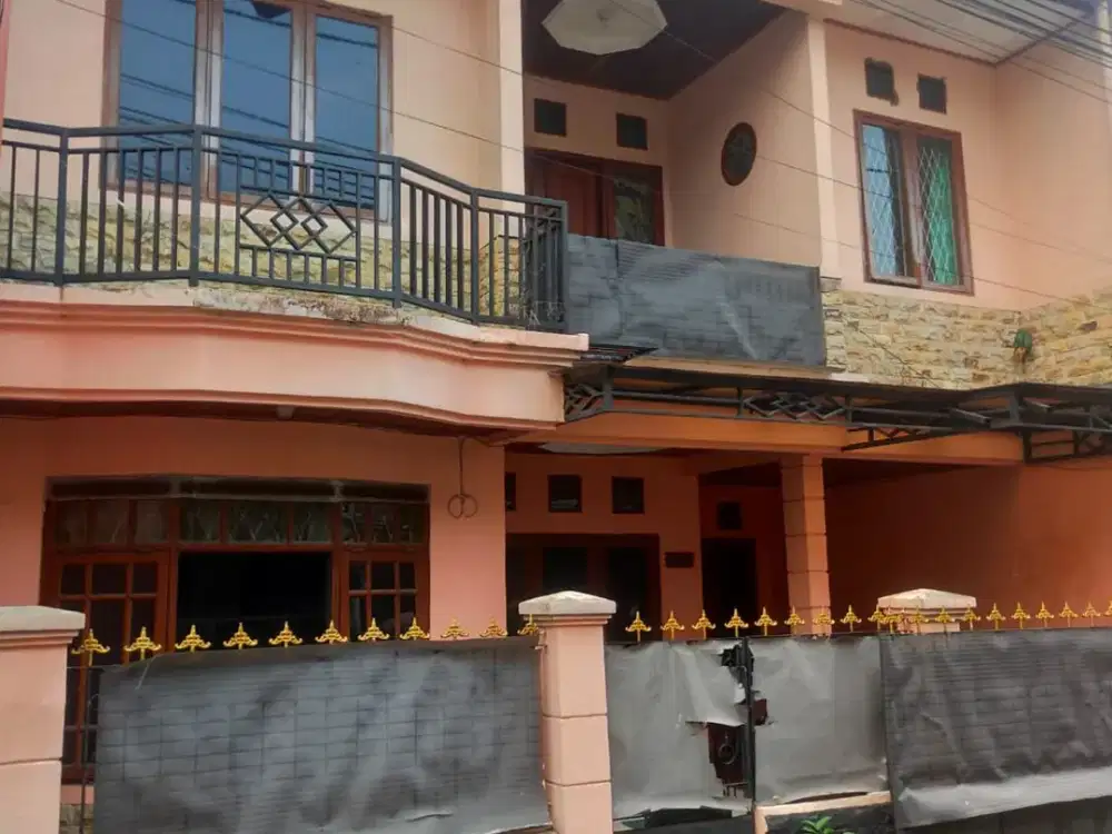MURAH*DISEWAKAN KEMBALI RUMAH 2 LANTAI DI KOMPLEK MARGAHAYU RAYA DEKAT MIM KOTA BANDUNG