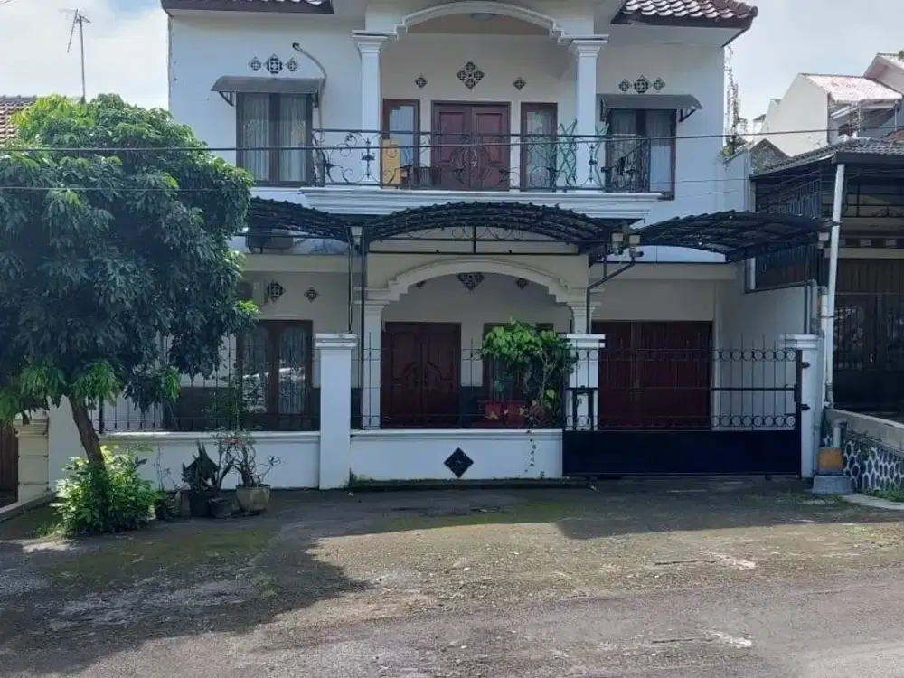 Dijual Rumah Full Furnish Lokasi Strategis Di Jl. Taman Borobudur Utara Semarang