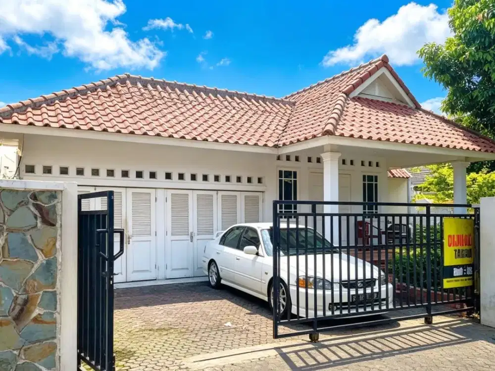 RUMAH LUAS KOMPLEK ELIT JAKAPERMAI – DEPAN GALAXY, BEBAS BANJIR