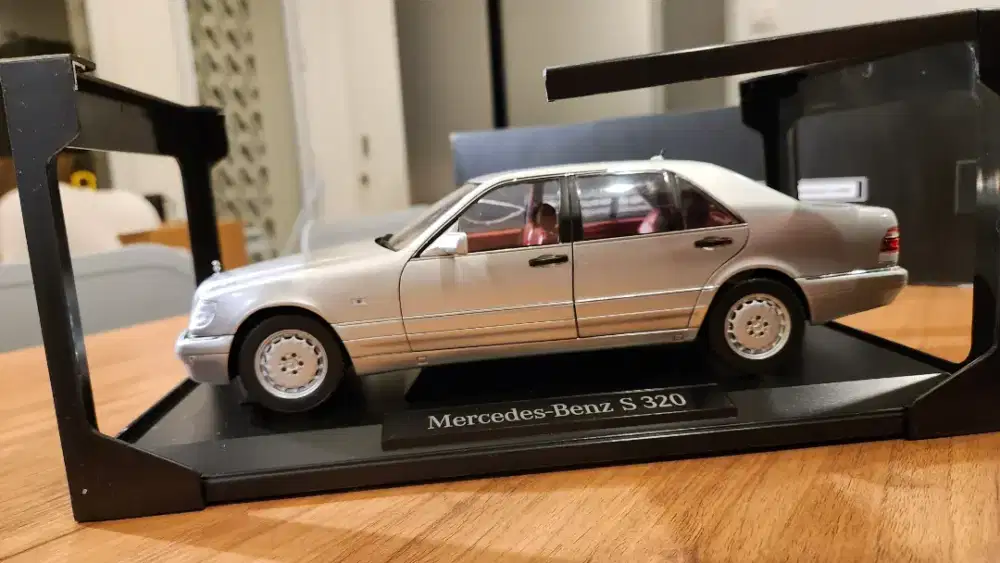 NOREV DEALER BOX bahan Mercedes Benz S320 W140 die cast MINUS 1:18