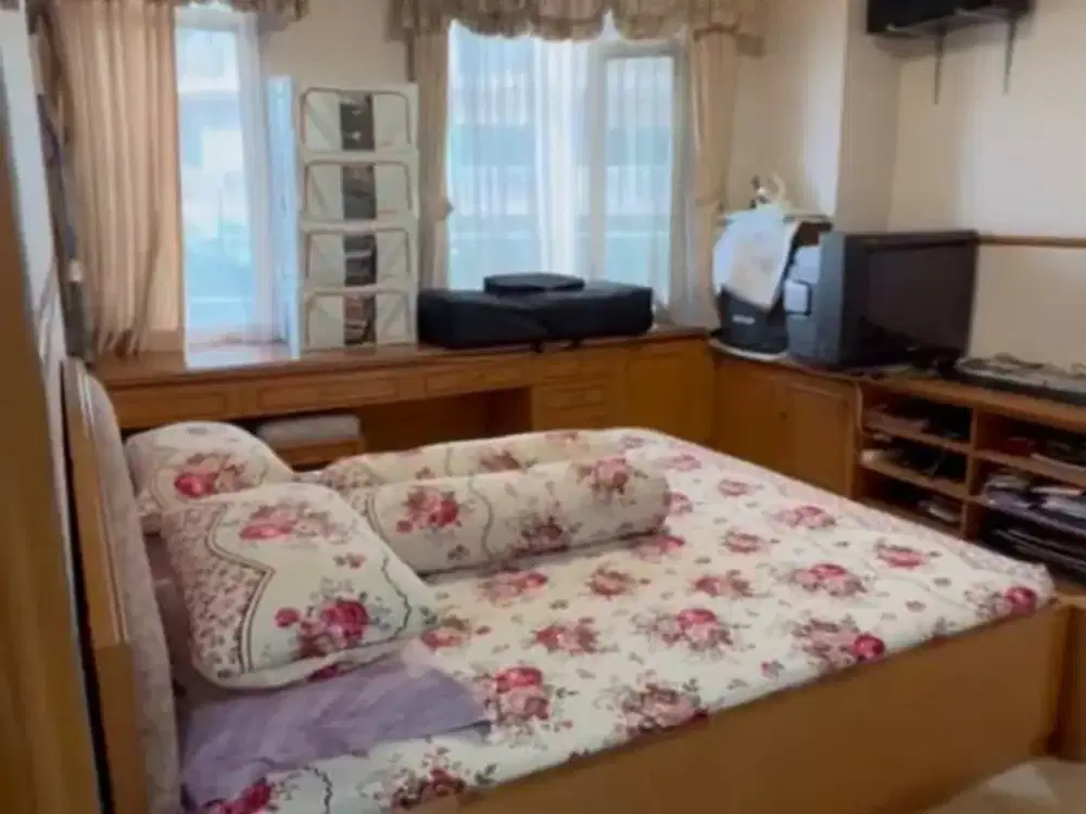 Dijual Bu Apartment Slipi, Luas 128M2, Semi Furnish, Type 3Br, Harga : 1.2M Nego
