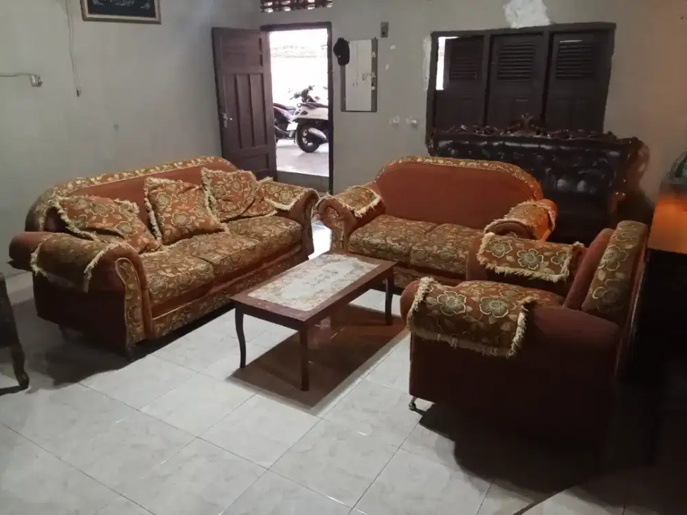 Kursi Sofa ban Blusdru Kain Empuk