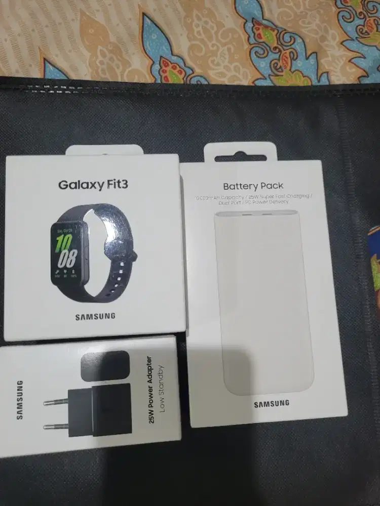 galaxy fit 3,powerbank samsung ,adapter samsung (paket) segel