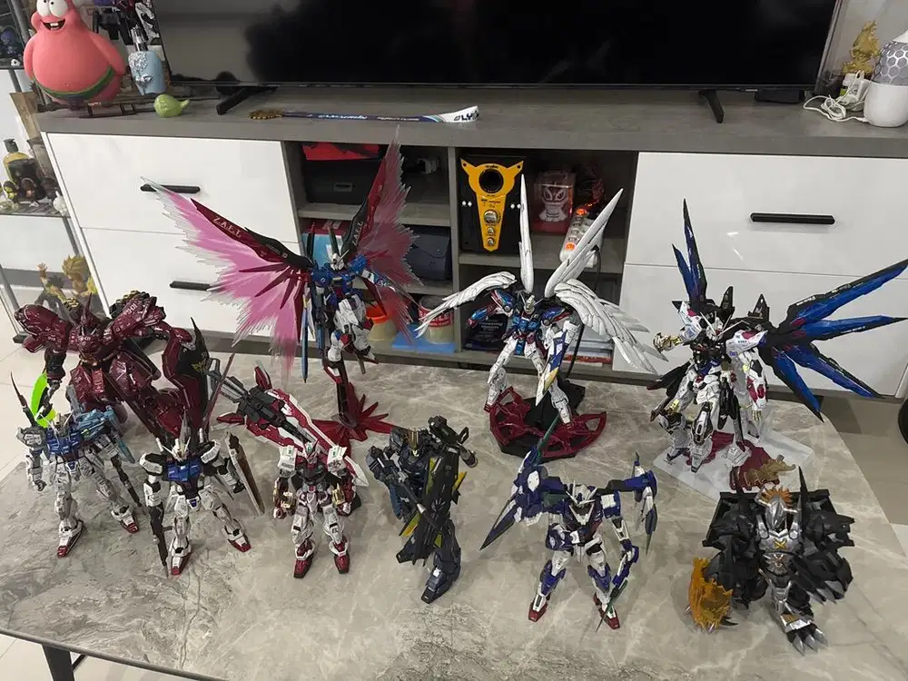 GUNDAM MASTER GRADE ACTION FIGURE