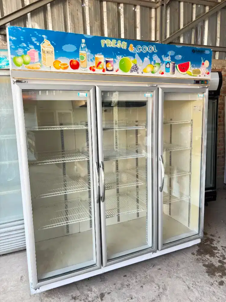 Showcase/chiller 3 pintu