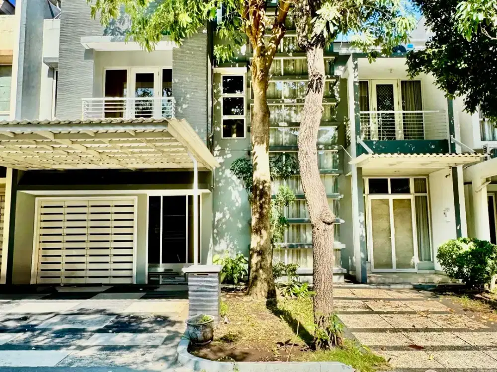 DIJUAL DISEWAKAN RUMAH ONE GOLF TERRACE PAKUWON INDAH 2LT 4KT FURNISH