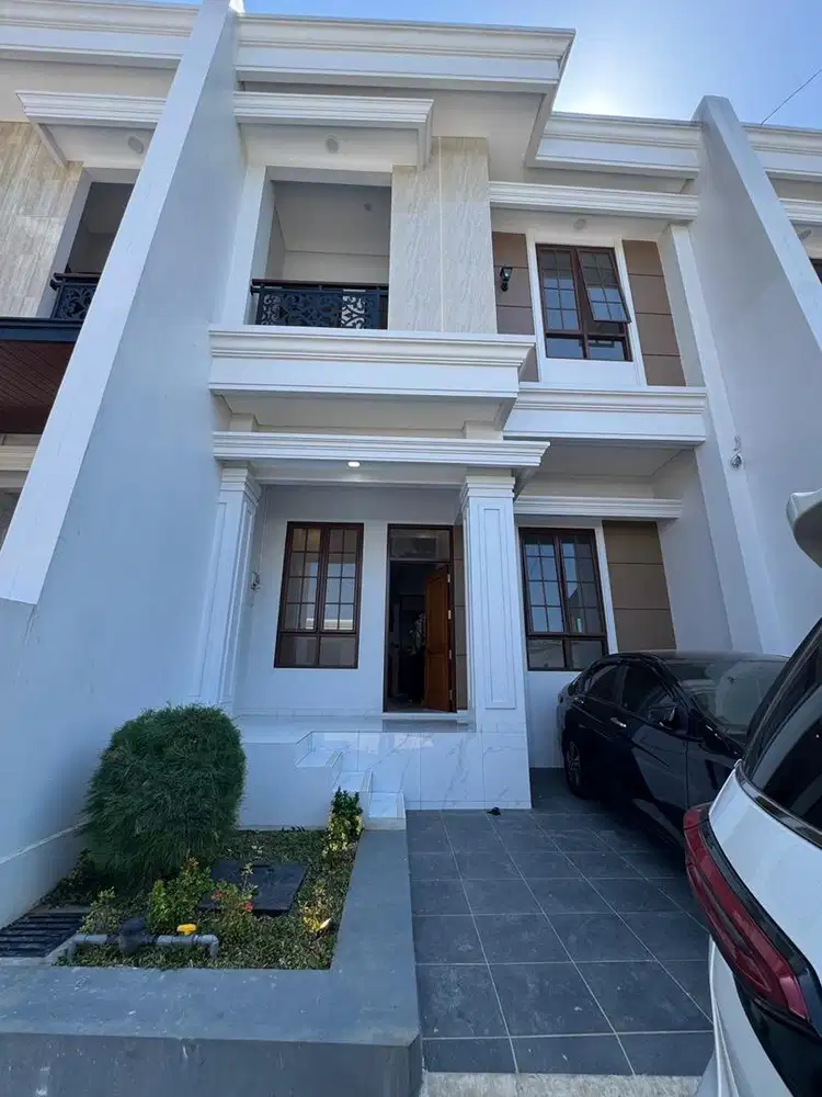 RUMAH BARU ELEGAN  DI GRAFIKA BANYUMANIK SEMARANG