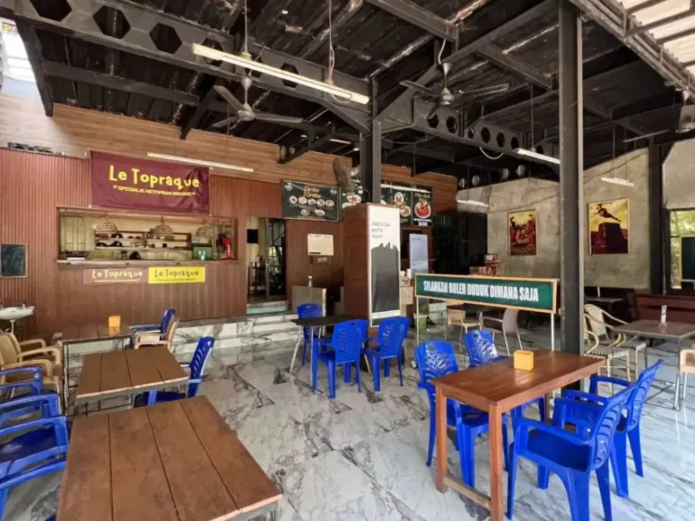 Bangunan Cafe Kav DPR Sidoarjo