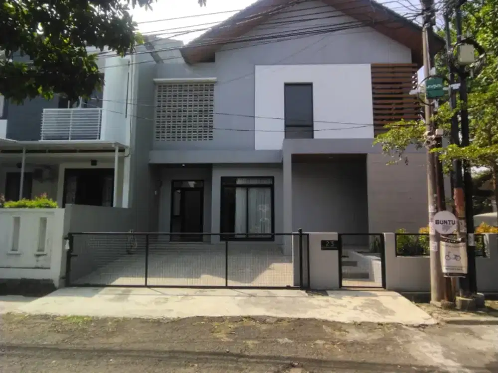 RUMAH MODERN MINIMALIS KOMPLEK MARGAHAYU RAYA MERKURI