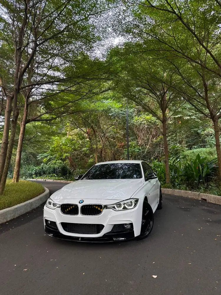 LOW KM 25000 MILES BMW F30 320i 2016 LCI Sport B48 Facelift