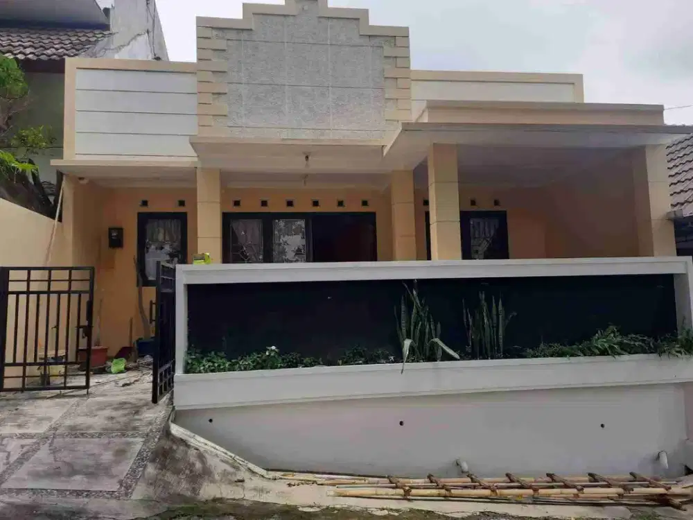 Rumah di Watugong Indah, Banyumanik Semarang