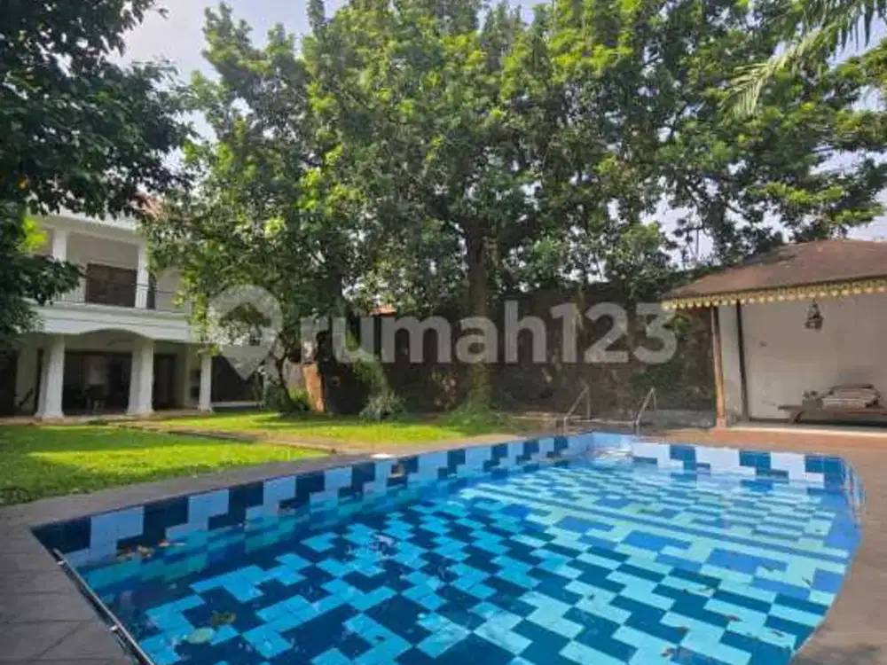 Dijual Rumah Mewah Super Tenang Ada Pool di Daerah Kemang Timur Area